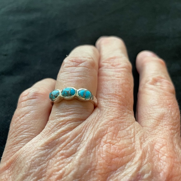 Grace & Heart "Trois" Ring - Picture 1 of 3